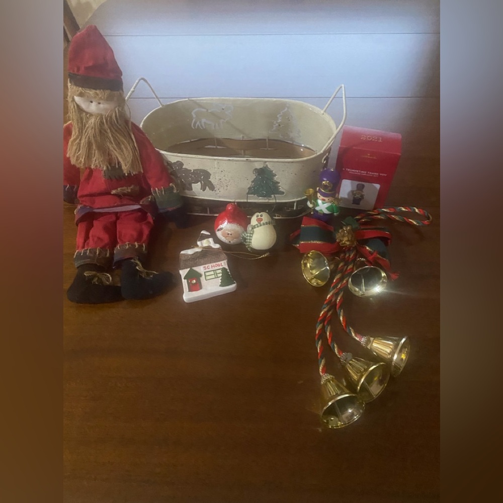 Lot of Holiday Decorations (8 items)